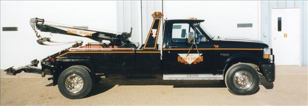 39002
